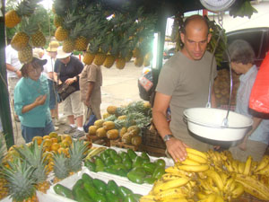Gastavo buying fruit